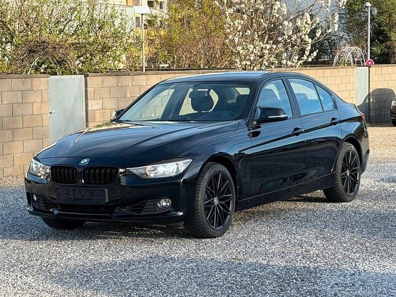 Second-hand BMW 320 184 CP (135 kW) 2013 Negru Berlinǎ