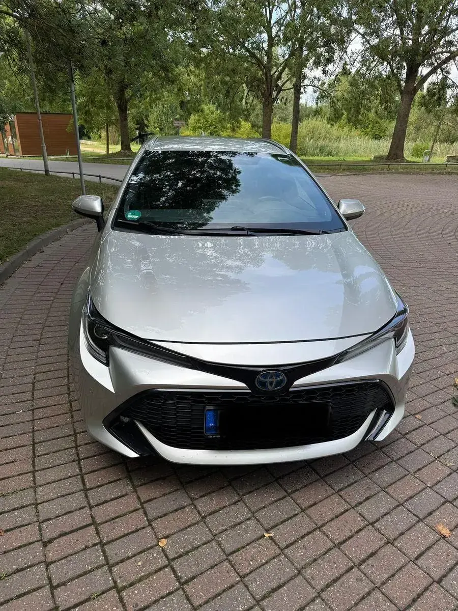 Gebraucht Toyota Corolla Team 184 PS (135 kW) 2021 Silber Kombi