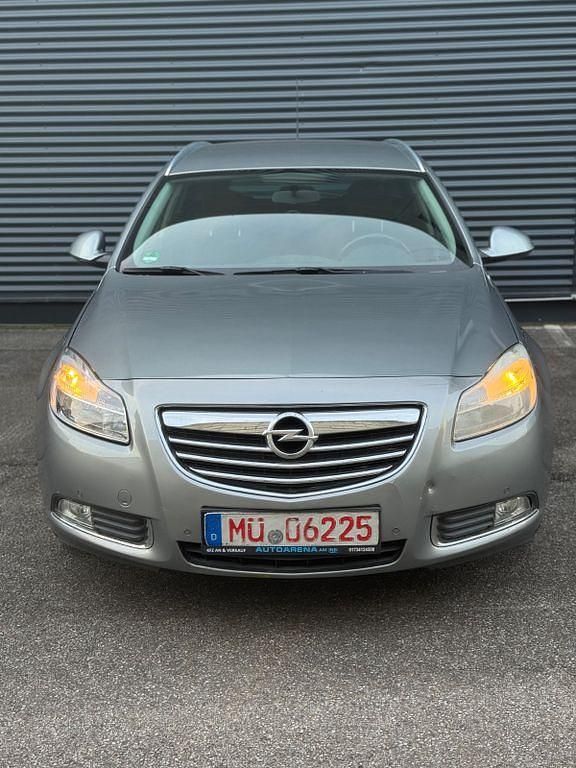 Gebraucht Opel Insignia Edition 160 PS (117 kW) 2011 Silber Kombi