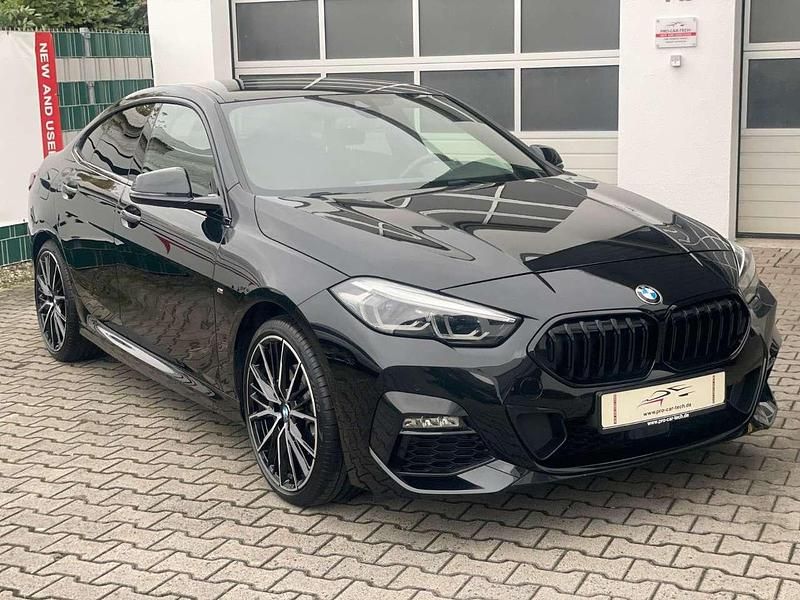 Saphirschwarz metallic Gebraucht 2024 BMW 218 M Sport Coupé | 29.450 € (Fairer Preis) - Bild 1/4