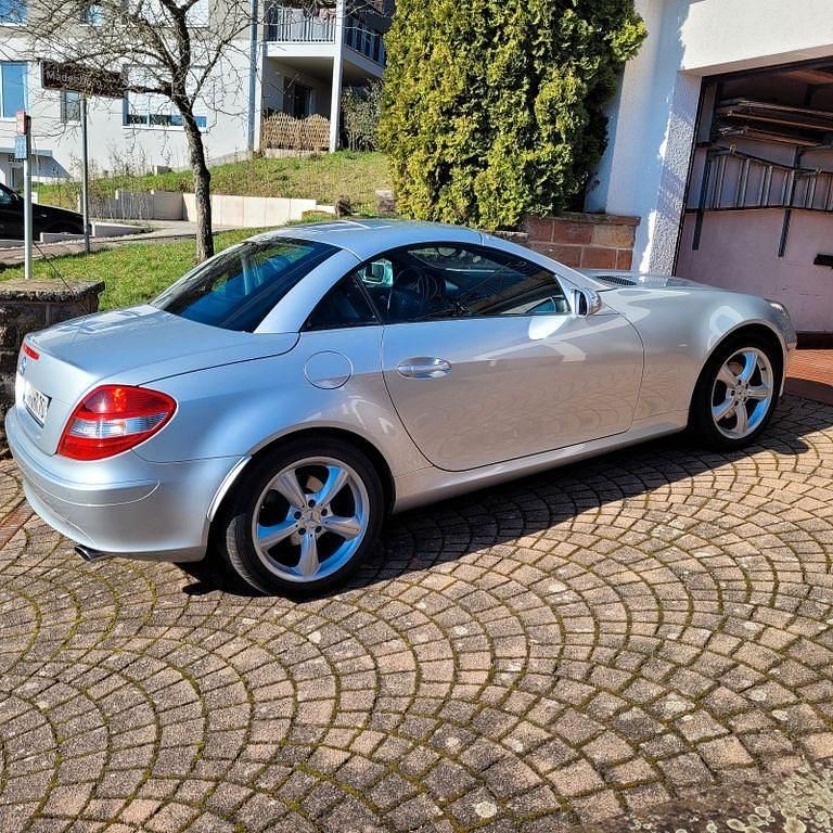 Gebraucht Mercedes SLK280 231 PS (169 kW) 2006 Silber Cabrio