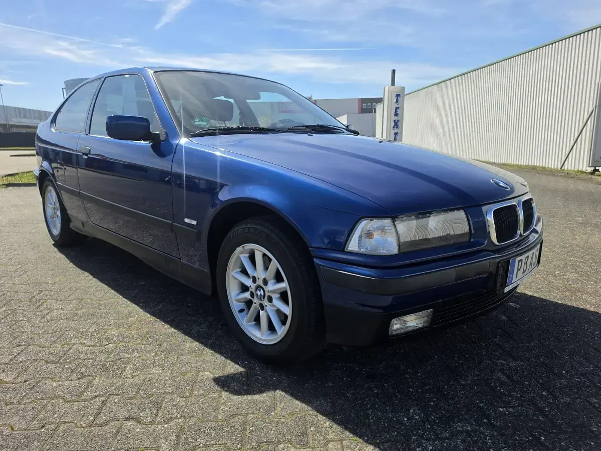 Gebraucht BMW 316 102 PS (75 kW) 1998 Blau Kleinwagen