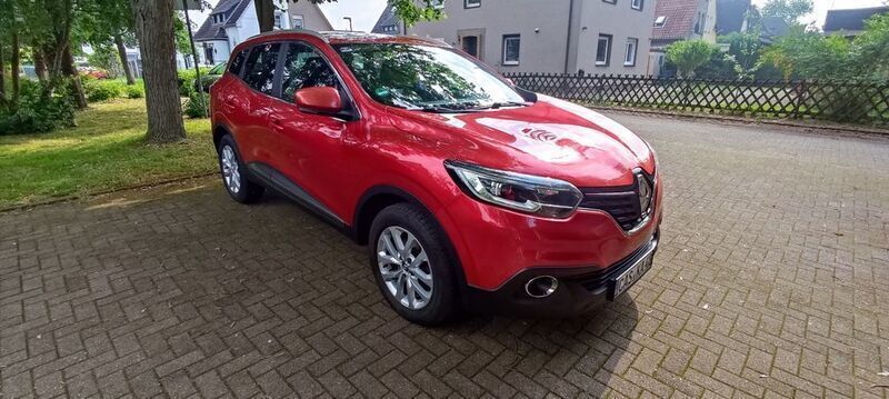 Rot Gebraucht 2015 Renault Kadjar Experience SUV | 10.100 € (Etwas zu teuer) - Bild 1/4