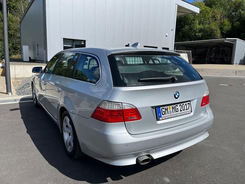 Gebraucht BMW 520 163 PS (119 kW) 2007 Silber Limousine