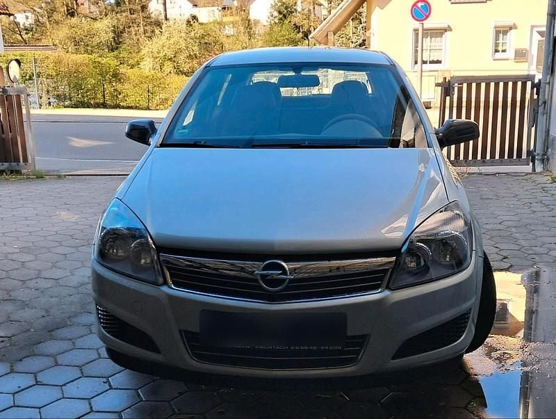 Second-hand Opel Astra 90 CP (66 kW) 2009 Argintiu Hatchback