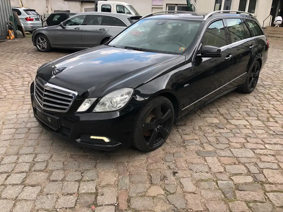Gebraucht Mercedes E350 Avantgarde 231 PS (169 kW) 2010 Schwarz Kombi