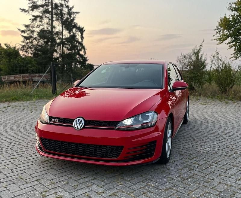 Rot Gebraucht 2016 VW Golf VII GTI Limousine | 20.700 € (Etwas zu teuer) - Bild 1/4