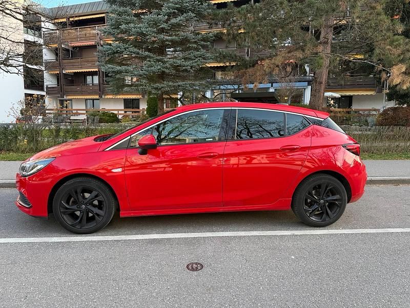 Gebraucht Opel Astra 125 PS (91 kW) 2017 Rot Limousine