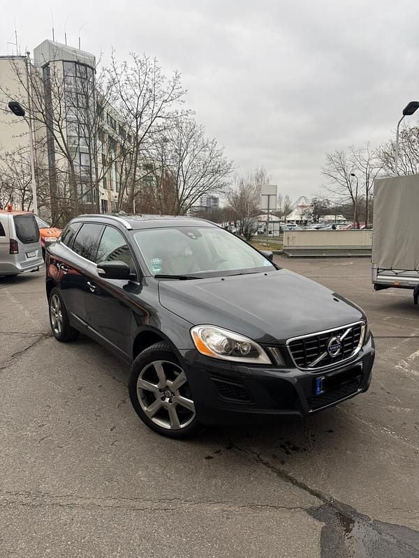 Grau Gebraucht 2012 Volvo XC60 SUV | 13.490 € - Bild 1/4