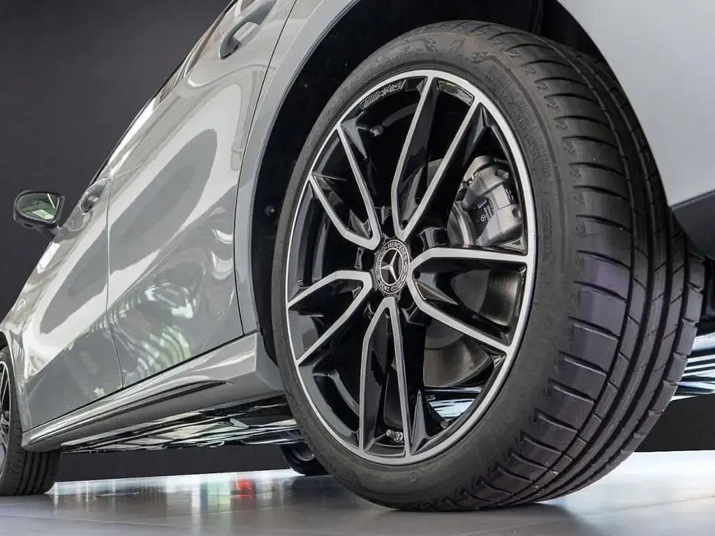 Gebraucht Mercedes A250 163 PS (119 kW) 2026 Grau Limousine