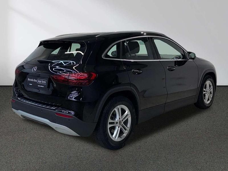 Gebraucht Mercedes GLA200 163 PS (119 kW) 2023 Schwarz SUV