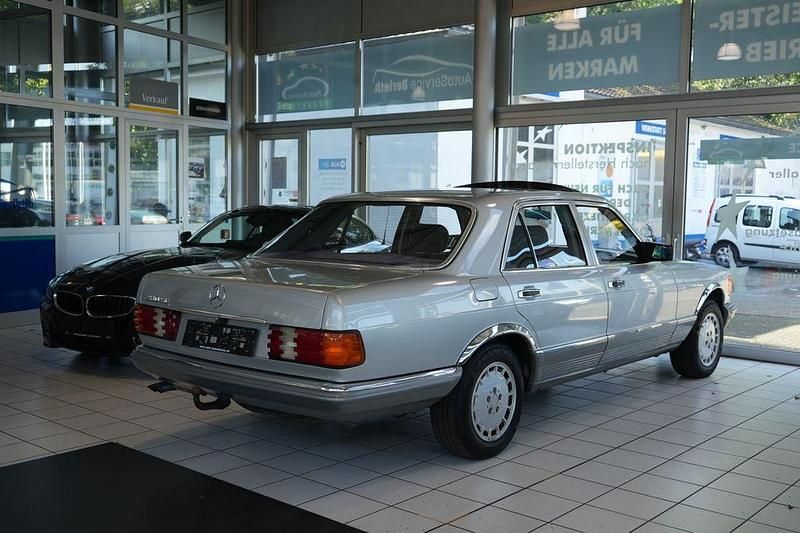 Gebraucht Mercedes 280 SE 185 PS (136 kW) 1982 Silber Limousine