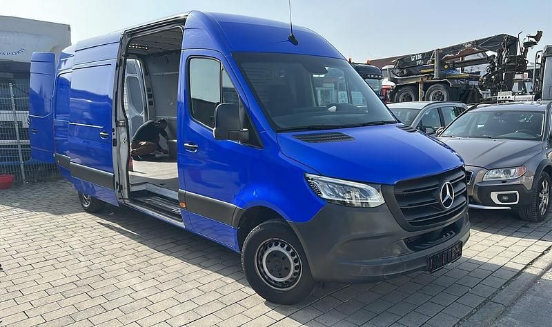 Gebraucht Mercedes Sprinter 150 PS (110 kW) 2022 Blau Van