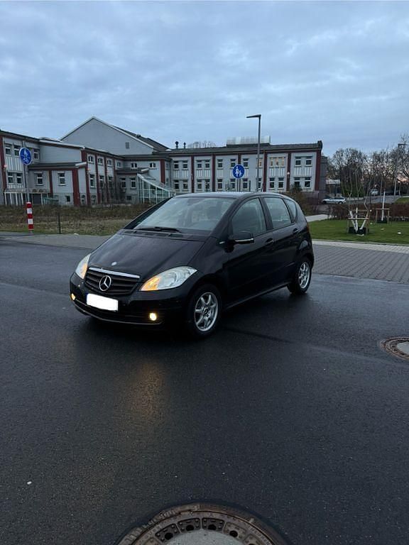 Schwarz Gebraucht 2010 Mercedes A160 Van / Kleinbus | 4.300 € (Fairer Preis) - Bild 1/4