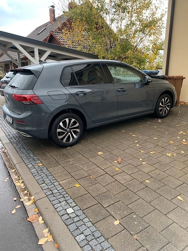 Gebraucht VW Golf VIII 150 PS (110 kW) 2022 Grau Limousine