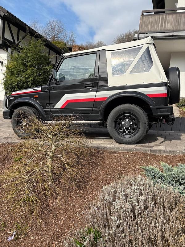 Second-hand Suzuki Samurai 69 CP (50 kW) 1992 Negru SUV