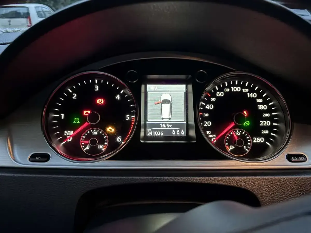 Gebraucht VW Passat Highline 170 PS (125 kW) 2011 Kombi