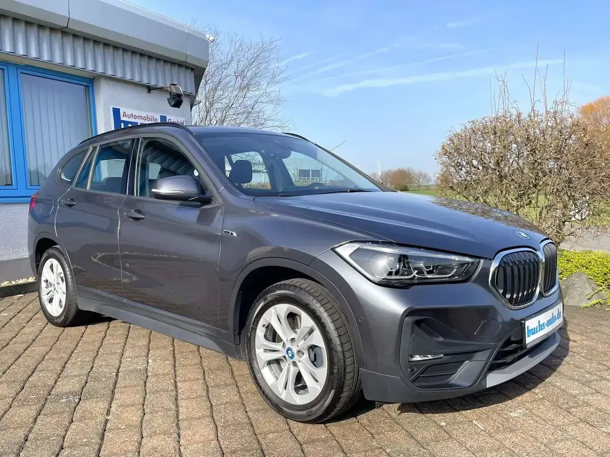 Usado BMW X1 Advantage 220 CV (161 kW) 2022 Gris SUV