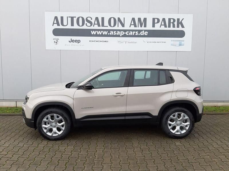 Neu Jeep Avenger Altitude 101 PS (74 kW) 2026 Schwarz SUV