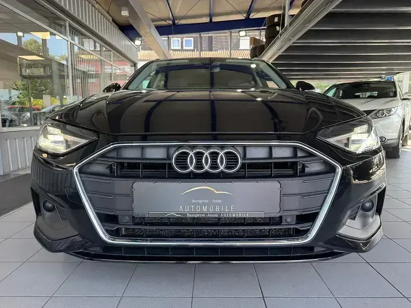 Gebraucht Audi A4 Basis 163 PS (119 kW) 2023 Brillantschwarz Kombi