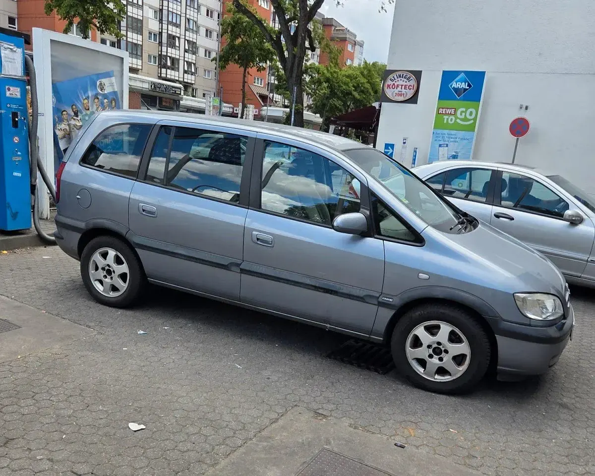 Gebraucht Opel Zafira 101 PS (74 kW) 2005 Silber Van / Kleinbus