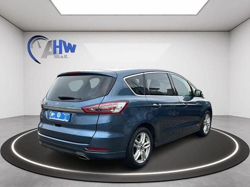 Gebraucht Ford S-MAX Titanium 190 PS (139 kW) 2018 Blau Van / Kleinbus