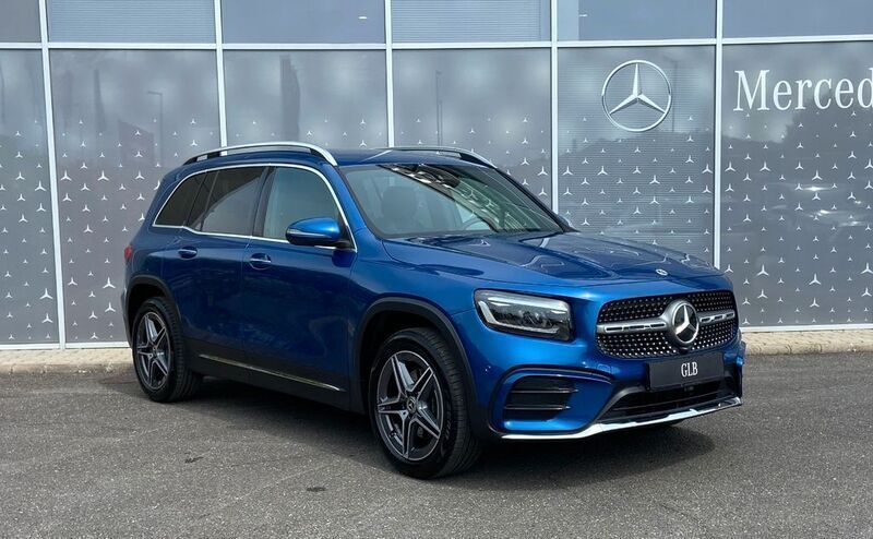 Blau Gebraucht 2024 Mercedes GLB200 SUV | 46.990 € - Bild 1/4