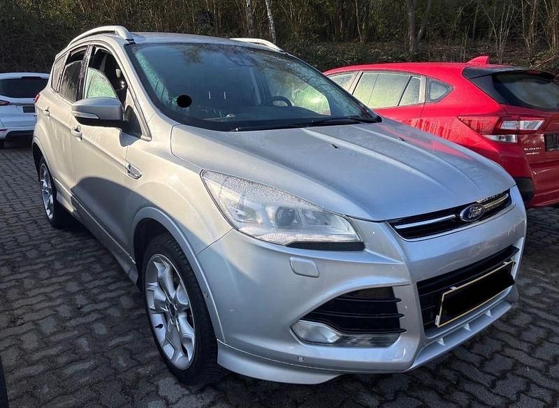 Gebraucht Ford Kuga Individual 180 PS (132 kW) 2016 Silber SUV