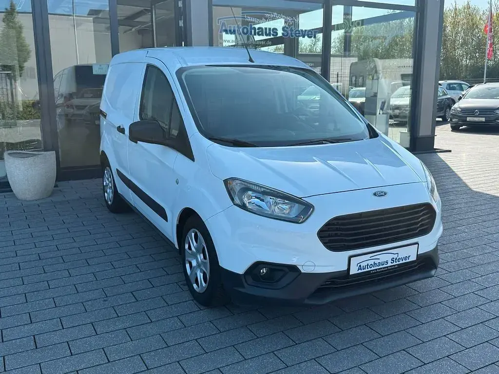 Gebraucht Ford Transit Trend 101 PS (74 kW) 2022 Weiß Van / Kleinbus