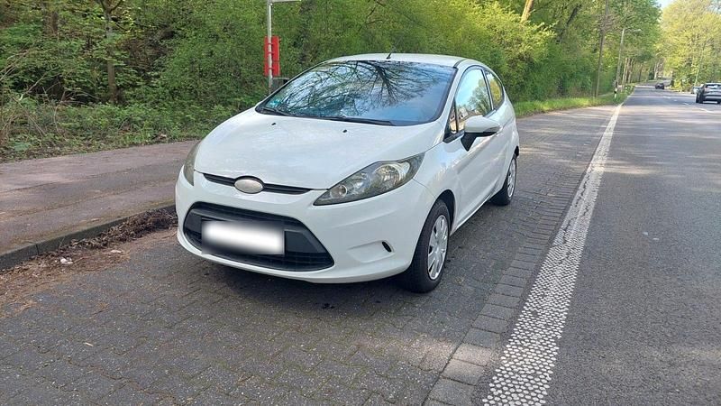 Usata Ford Fiesta 97 CV (71 kW) 2009 Bianco Utilitaria