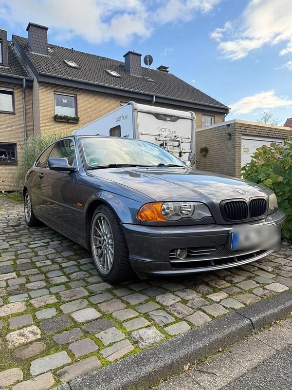Grau Gebraucht 2002 BMW 330 Coupé | 5.200 € (Superpreis) - Bild 1/4