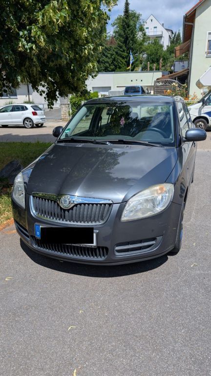 Grau Gebraucht 2008 Skoda Fabia Classic Limousine | 1.700 € (Guter Preis) - Bild 1/4
