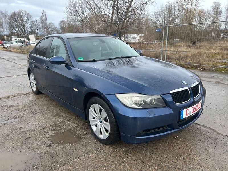 Gebraucht BMW 318 129 PS (94 kW) 2005 Blau Limousine