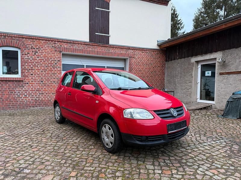 Gebraucht VW Fox 54 PS (39 kW) 2007 Rot Kleinwagen