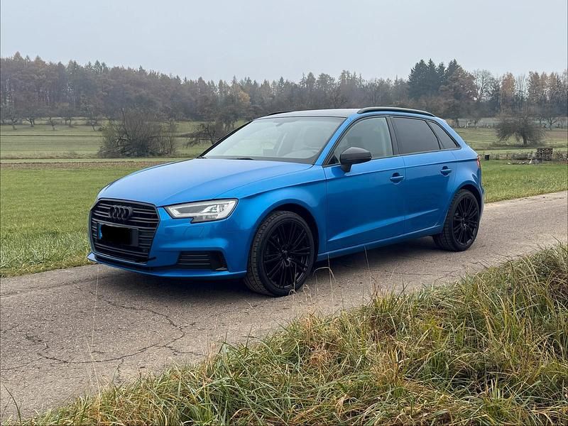 Gebraucht Audi A3 Comfort 110 PS (80 kW) 2017 Blau Limousine
