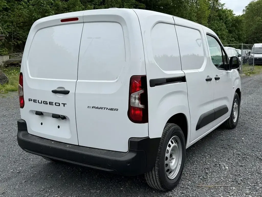 Neu Peugeot E-Partner 100 kW (136 PS) 2026 Weiß Van / Kleinbus