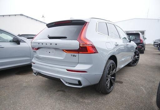 Neu Volvo XC60 Plus 455 PS (334 kW) 2025 Grau SUV