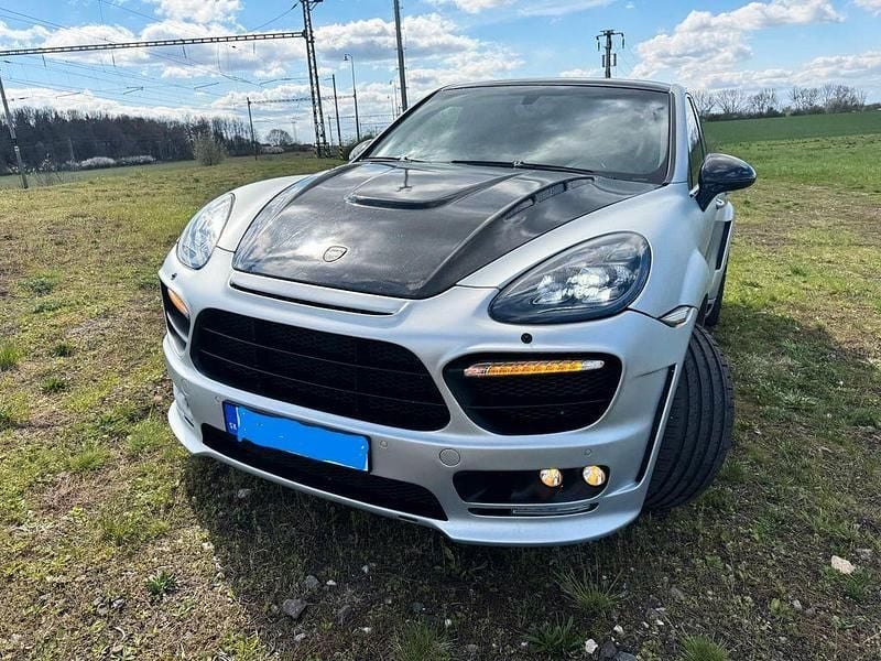 Silber Gebraucht 2011 Porsche Cayenne Turbo SUV | 35.000 € - Bild 1/4