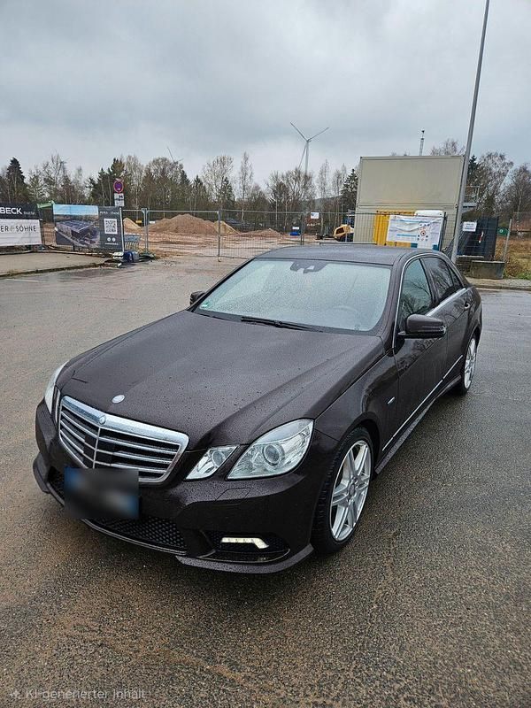 Gebraucht Mercedes E350 AMG 265 PS (194 kW) 2011 Braun Limousine