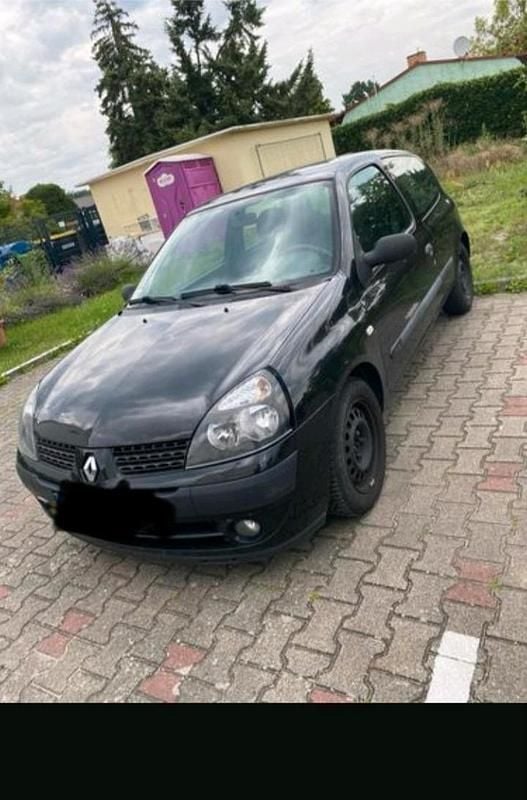 Second-hand Renault Clio II 58 CP (42 kW) 2006 Negru Hatchback