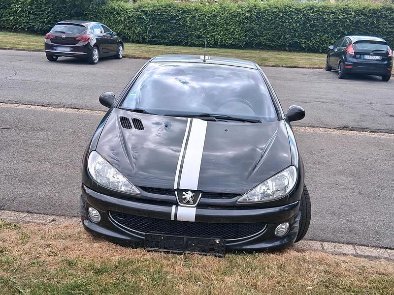 Gebraucht Peugeot 206 CC 109 PS (80 kW) 2006 Schwarz Cabrio