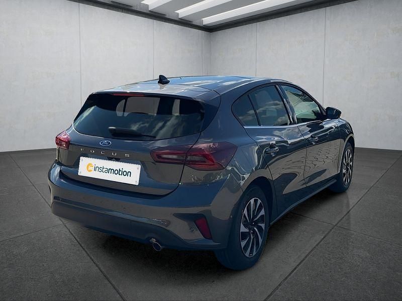 Neu Ford Focus Titanium X 155 PS (114 kW) 2025 Grau Limousine