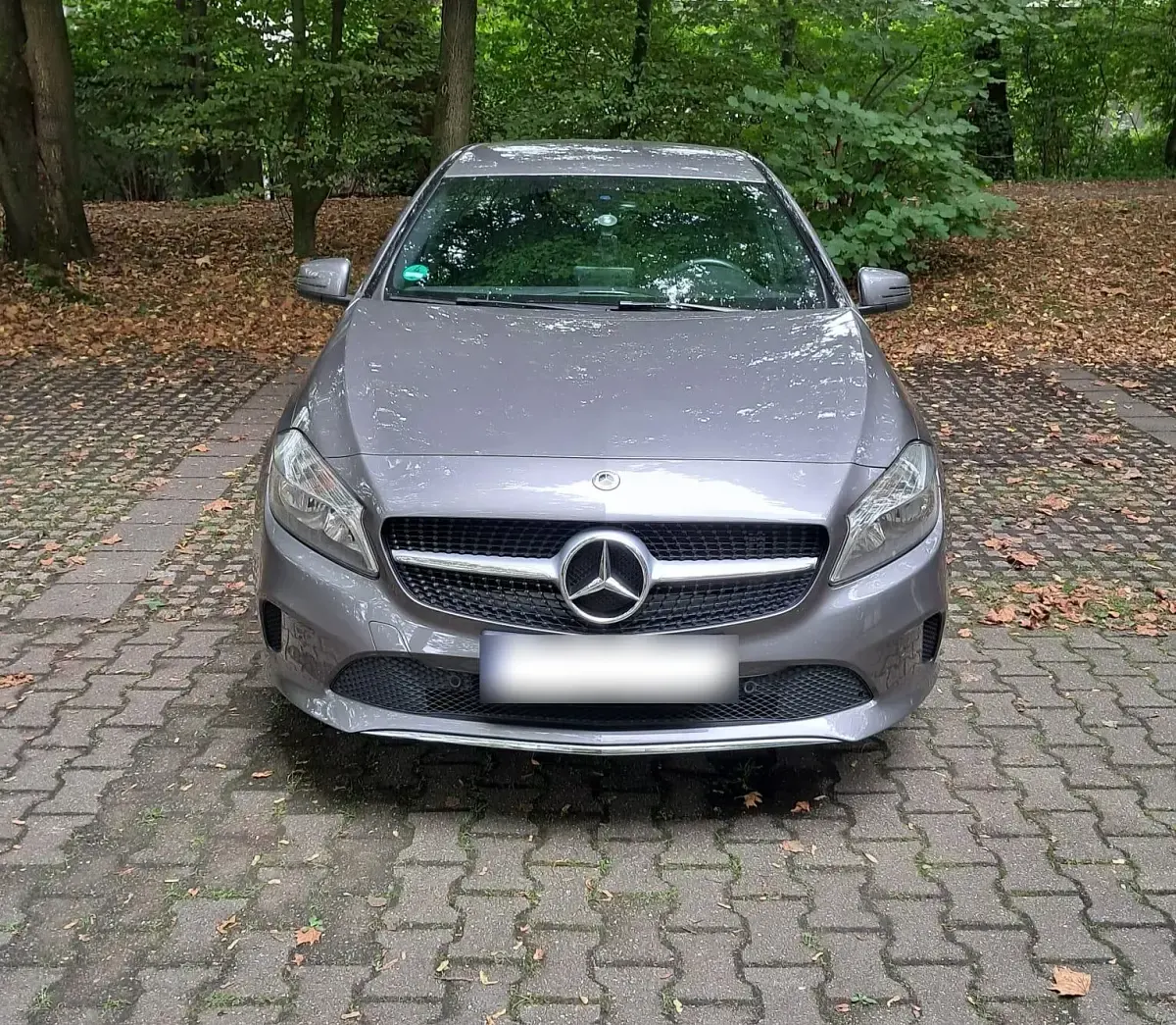 Gebraucht Mercedes A180 122 PS (89 kW) 2017 Silber Kleinwagen