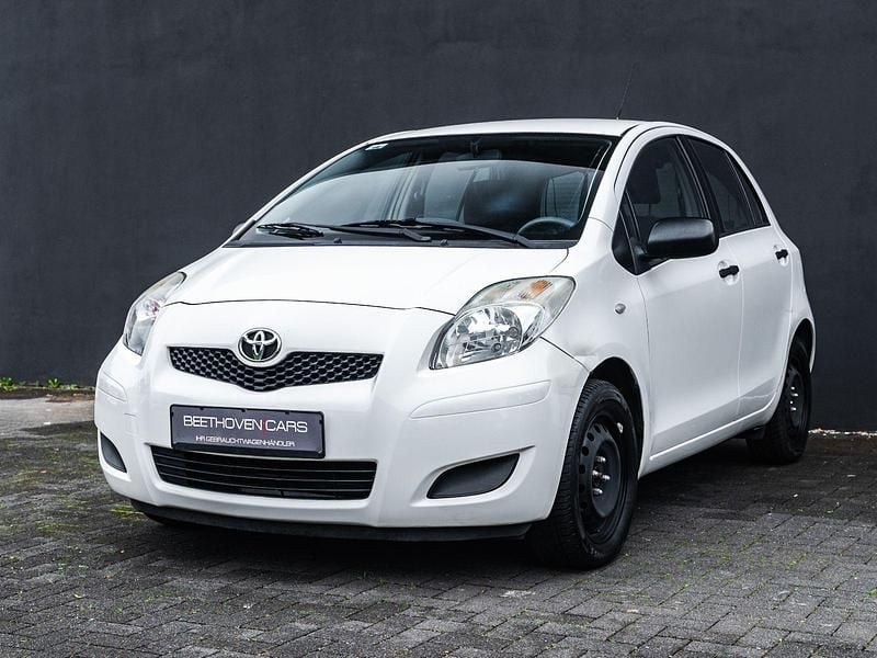 Weiß Gebraucht 2010 Toyota Yaris Cool Kleinwagen | 3.750 € (Guter Preis) - Bild 1/4