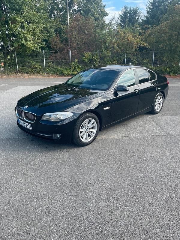 Schwarz Gebraucht 2011 BMW 530 Limousine | 13.500 € (Guter Preis) - Bild 1/4