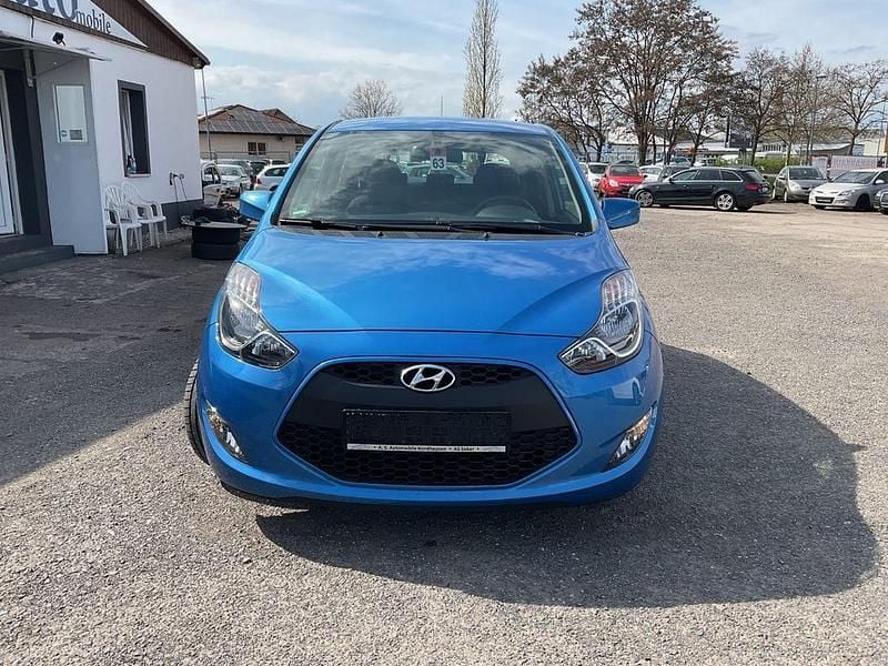 Gebraucht Hyundai ix20 Classic 90 PS (66 kW) 2016 Blau Kleinwagen