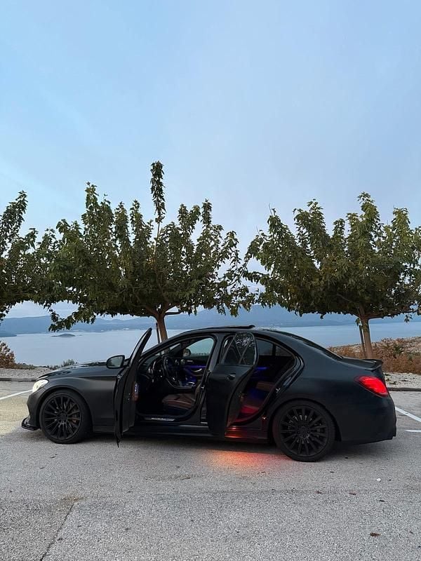 Schwarz Gebraucht 2015 Mercedes C400 Limousine | 20.000 € - Bild 1/4