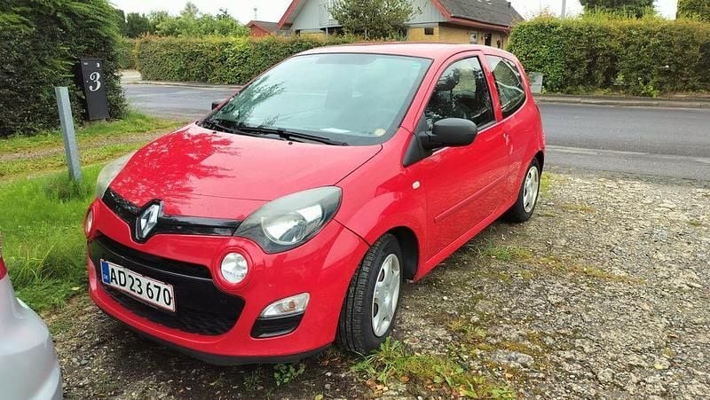 Rot Gebraucht 2013 Renault Twingo Authentique Kleinwagen | 1.400 € (Fairer Preis) - Bild 1/4
