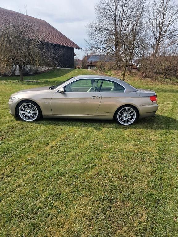 Gebraucht BMW 325 Cabriolet Sport Line 218 PS (160 kW) 2007 Beige Cabrio