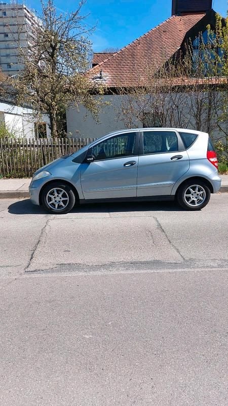 Blau Gebraucht 2007 Mercedes 170 Kombi | 4.200 € - Bild 1/4